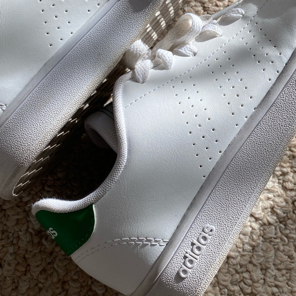 Adidas Trendy Green Tennis Shoes like Stan Smith - Picture 2 of 9